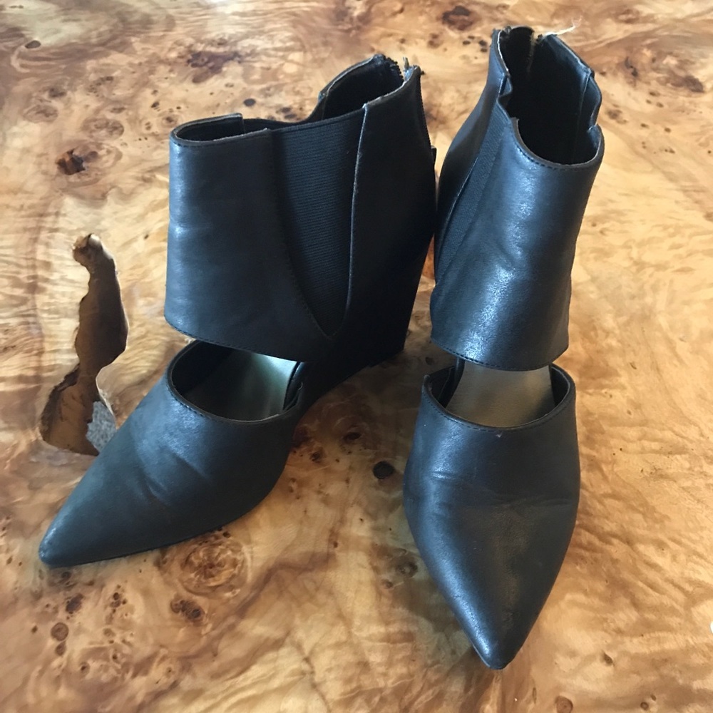 Michael Antonio heels